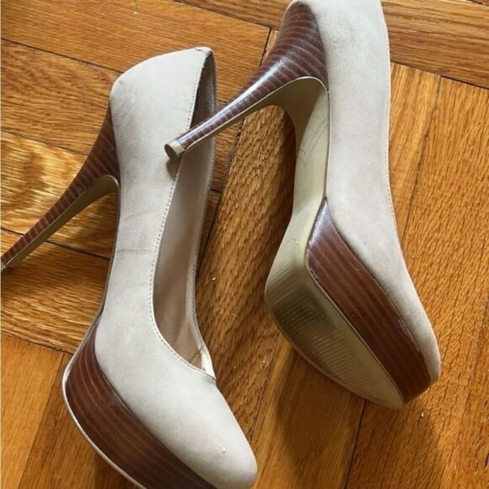 Enzo Angiolini heels pumps suede light pastel green